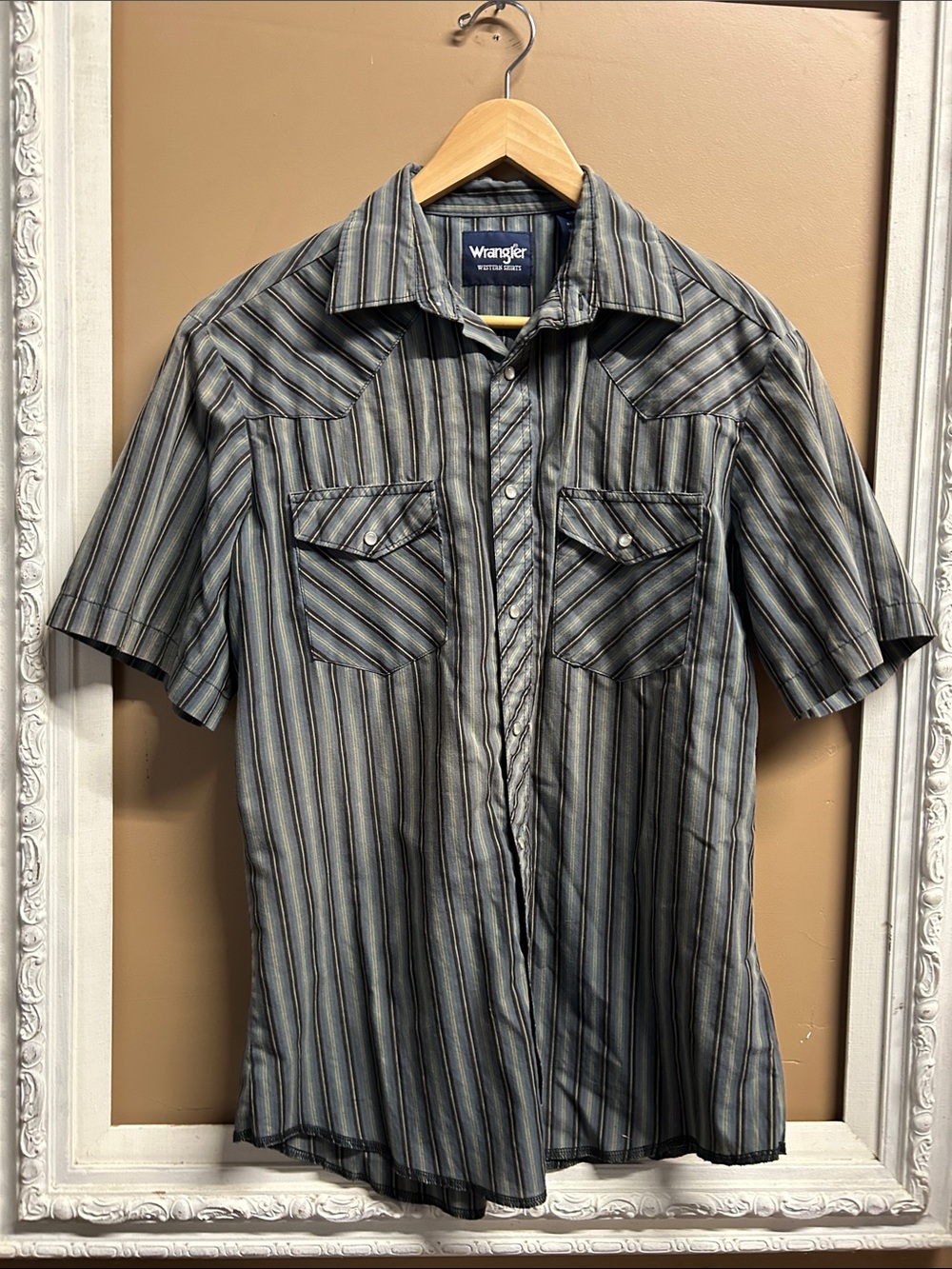 Wrangler Men's Short-Sleeve Striped Button-Down Shirt - Gray/Black